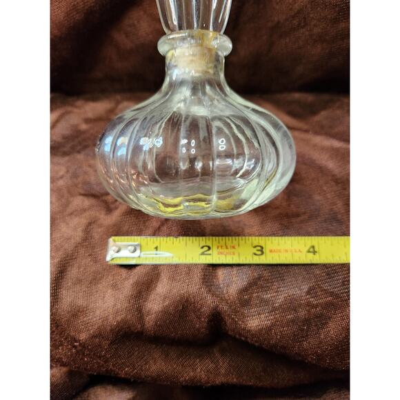 Perfume Bottle Squat Melon shaped with tall ribbed glass stopper - Picture 3 of 5